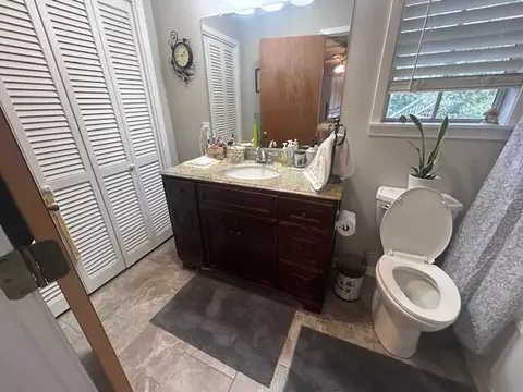 Bath - 35 Theos Dr, Laurel, MS 39443 photo 4 of 5