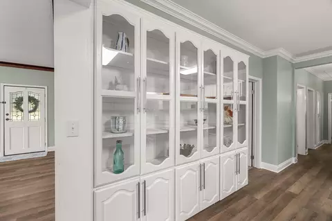 Entry Way - 21 Sunset Hills Rd, Laurel, MS 39443 photo 1 of 7