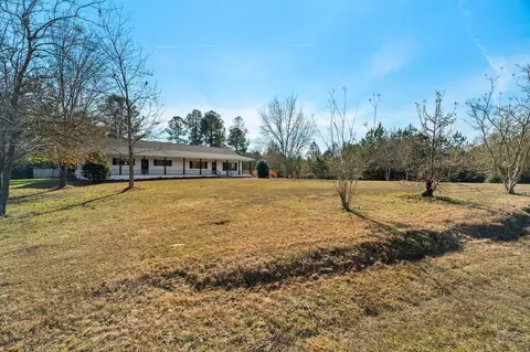 Exterior - 21 Sunset Hills Rd, Laurel, MS 39443 photo 2 of 8