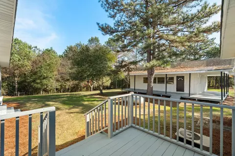 Exterior - 21 Sunset Hills Rd, Laurel, MS 39443 photo 6 of 8