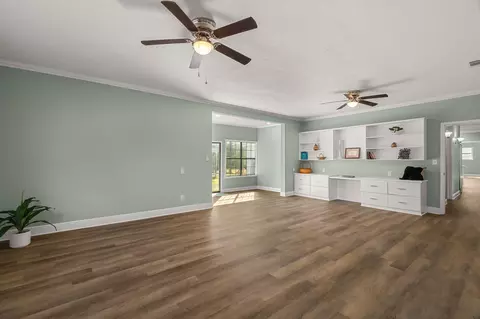 Living - 21 Sunset Hills Rd, Laurel, MS 39443 photo 1 of 3
