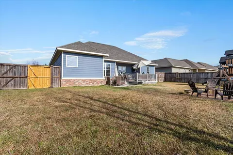 Exterior - 23 W Sycamore, Sumrall, MS 39482 photo 5 of 6