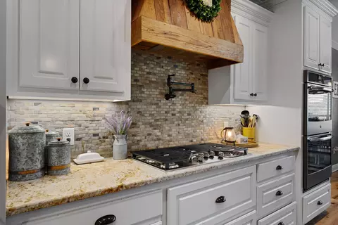 Kitchen - 446 Newman Camp Rd, Sumrall, MS 39482 photo 5 of 5