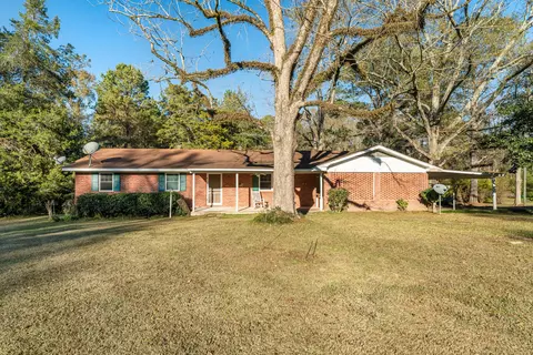 102 Holly St, Seminary, MS 39479