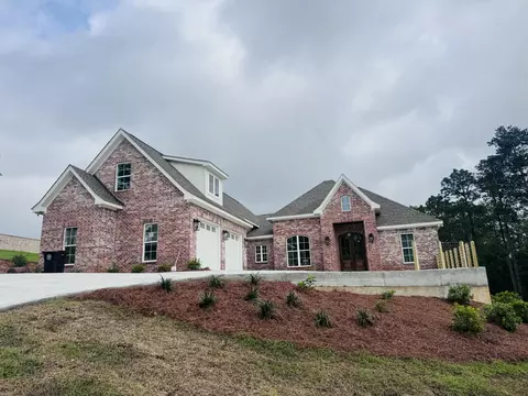 118 Brookhollow Blvd, Hattiesburg, MS 39402