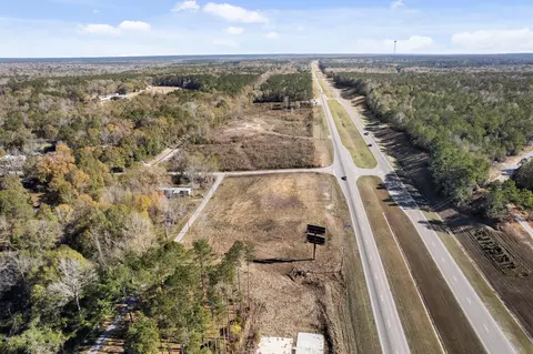 000 Hwy 98 E, New Augusta, MS 39462