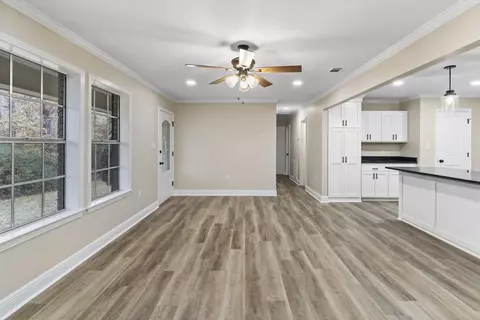 Living - 400 Maple Dr, Petal, MS 39465 photo 4 of 9