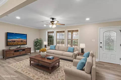 Living - 400 Maple Dr, Petal, MS 39465 photo 2 of 9