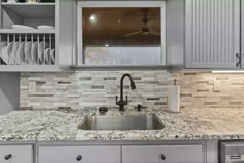 Kitchen - 48 E Sunset Dr, Purvis, MS 39475 photo 3 of 4