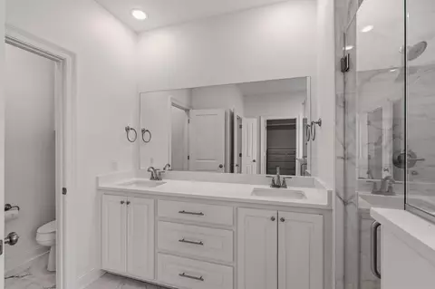 Bath - 6 Breland Dr, Sumrall, MS 39482 photo 2 of 4