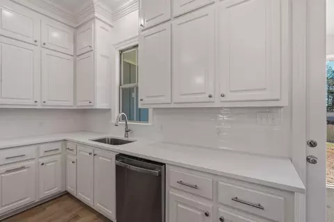 Kitchen - 6 Breland Dr, Sumrall, MS 39482 photo 4 of 5