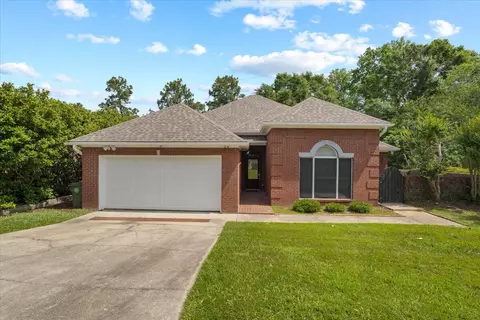 131 Shadow Lk, Hattiesburg, MS 39402