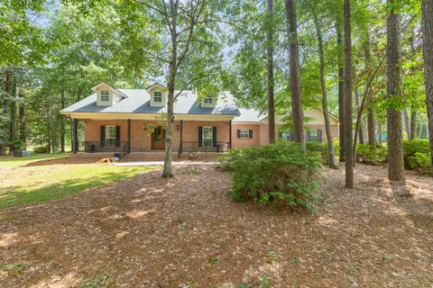 87 Fairlake Dr, Hattiesburg, MS 39402