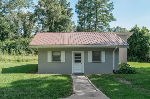 127 Tolar Cut Off, Columbia, MS 39429