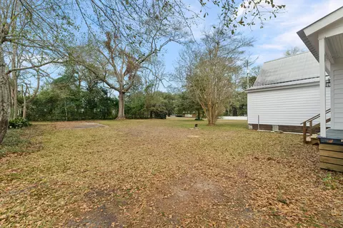 Exterior - 500 Cedar Ave, Richton, MS 39476 photo 9 of 11