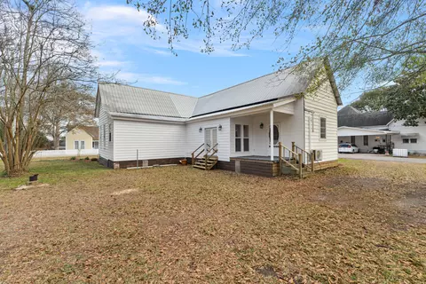 Exterior - 500 Cedar Ave, Richton, MS 39476 photo 10 of 11