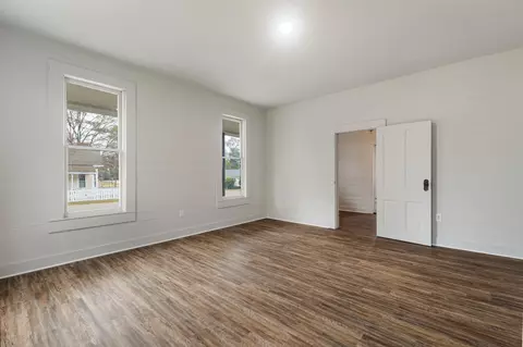 Living - 500 Cedar Ave, Richton, MS 39476 photo 2 of 4