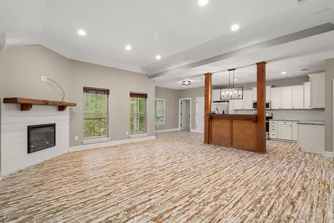 Living - 118 Munn Rd, Sumrall, MS 39482 photo 2 of 3