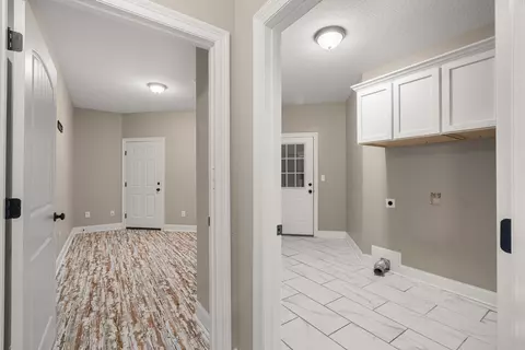 Entry Way - 118 Munn Rd, Sumrall, MS 39482 photo 3 of 4