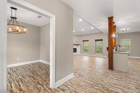 Entry Way - 118 Munn Rd, Sumrall, MS 39482 photo 2 of 4