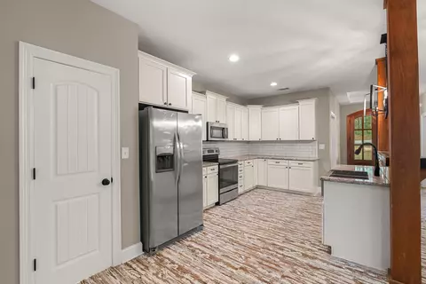 Kitchen - 118 Munn Rd, Sumrall, MS 39482 photo 3 of 3