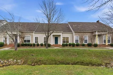 6 Gardenview Ln, Hattiesburg, MS 39402