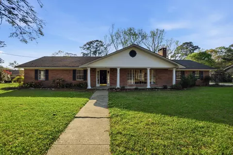 2106 Ridgewood Dr, Columbia, MS 39429