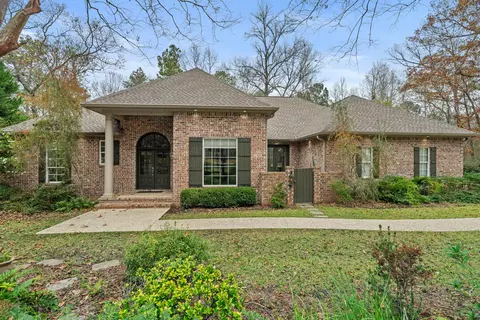 48 Timberton Dr, Hattiesburg, MS 39401
