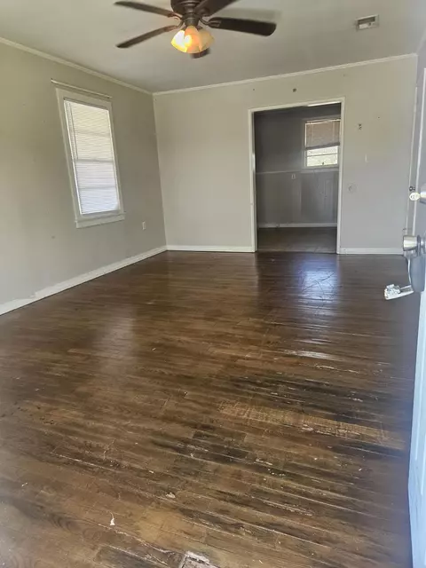 Living - 201 Smith St, Petal, MS 39465 photo 1 of 2