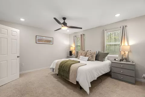 Bedroom - 1069 Old Hwy 24, Sumrall, MS 39482 photo 3 of 8