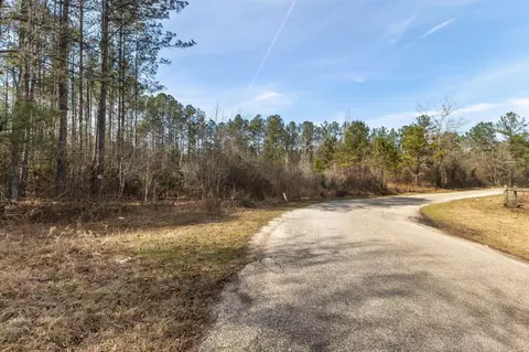 301 Woods Rd, Mclain, MS 39456