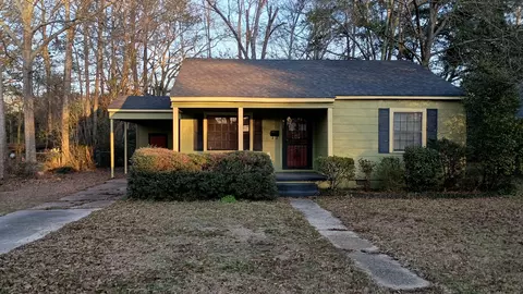 951 Poplar Dr, Laurel, MS 39440