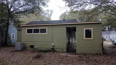 Exterior - 951 Poplar Dr, Laurel, MS 39440 photo 2 of 4
