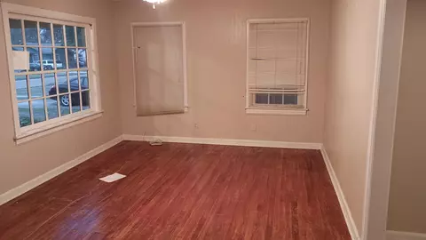 Living - 951 Poplar Dr, Laurel, MS 39440 photo 1 of 1