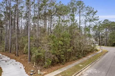 5 W Crossvine Ct, Hattiesburg, MS 39402