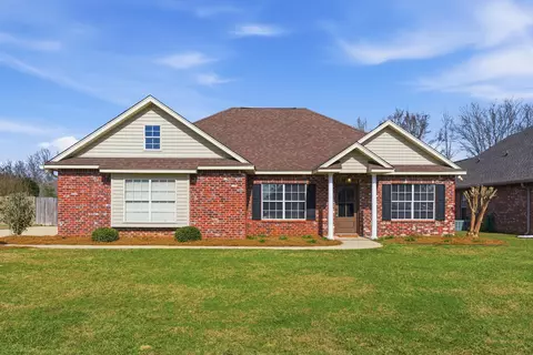 100 High Meadows Cir, Petal, MS 39465