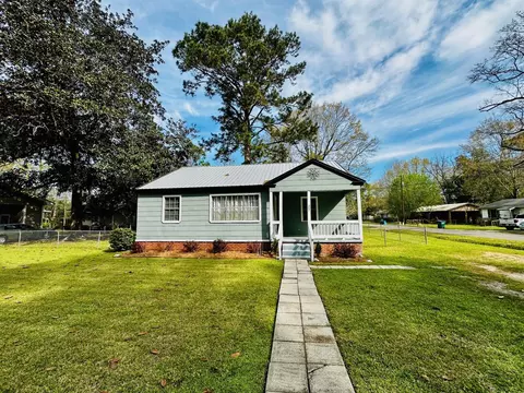 207 E 8th Ave, Petal, MS 39465