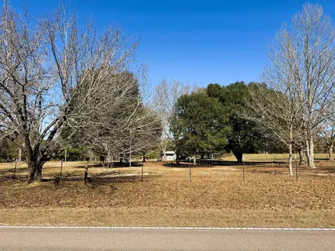 116 Yawn School Rd, Lumberton, MS 39455