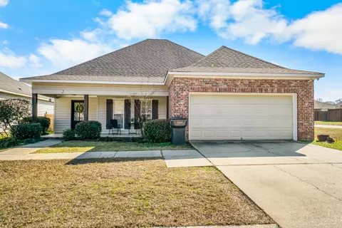2 Montrose Ct, Hattiesburg, MS 39402