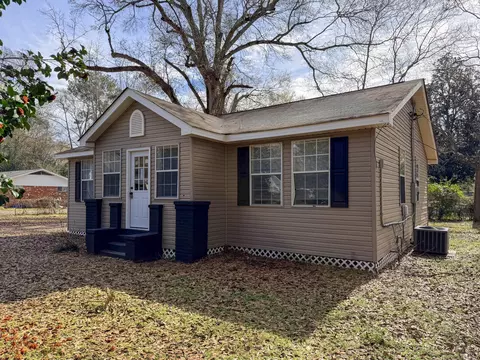 Exterior - 119 E 1st Ave, Petal, MS 39465 photo 4 of 7