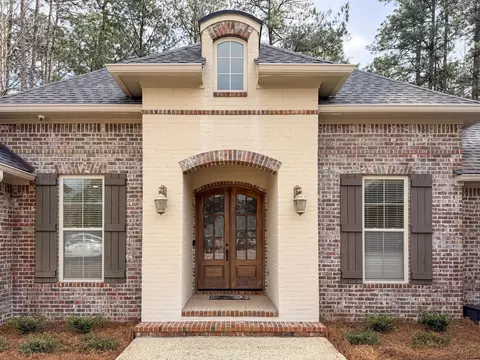 137 St Annes Dr, Hattiesburg, MS 39401