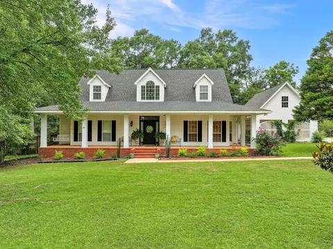 143 Red Roan Rd, Hattiesburg, MS 39402