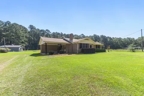 896 River Rd, Hattiesburg, MS 39401