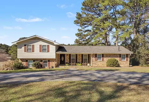 225 E Lakeside Dr, Hattiesburg, MS 39402