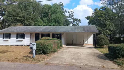 326 Emerson Dr, Hattiesburg, MS 39401