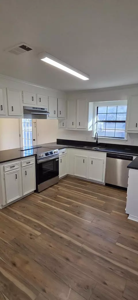 Kitchen - 1120 E 3rd St SE, Magee, MS 39111 photo 2 of 2