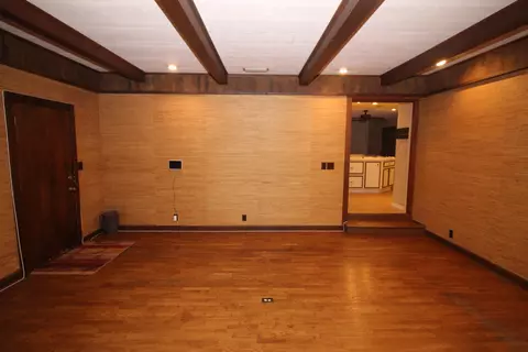 Living - 3836 Millsaps Dr, Laurel, MS 39440 photo 5 of 8
