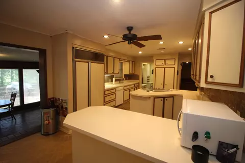Kitchen - 3836 Millsaps Dr, Laurel, MS 39440 photo 11 of 11