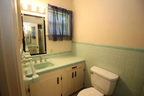 Bath - 3836 Millsaps Dr, Laurel, MS 39440 photo 1 of 10