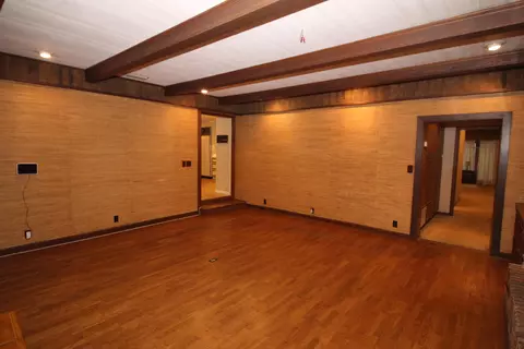Living - 3836 Millsaps Dr, Laurel, MS 39440 photo 6 of 8